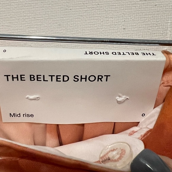 Ann Taylor Factory pleated, tie-dye, belted mid rise short. Size 0. - Picture 4 of 16